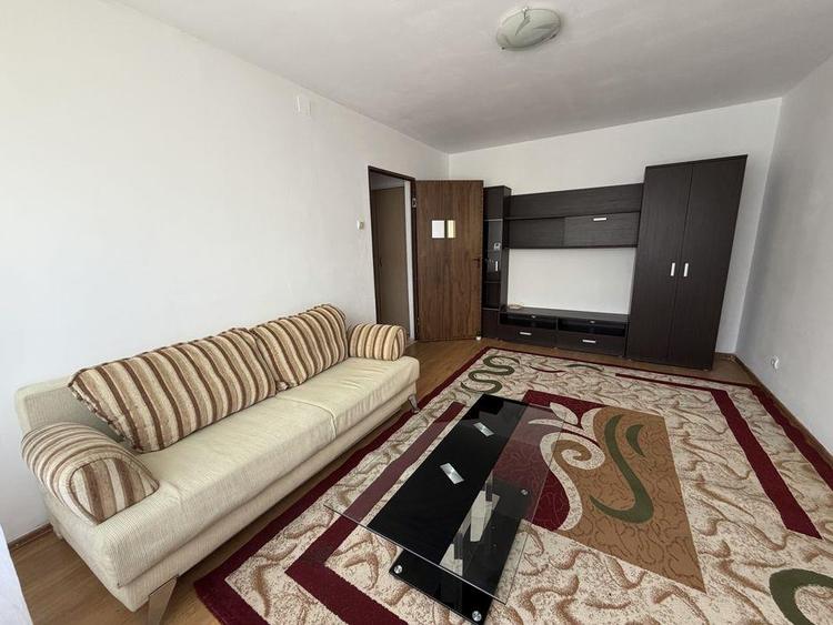 Apartament cu 2 camere nedecomandat în Podu Roș