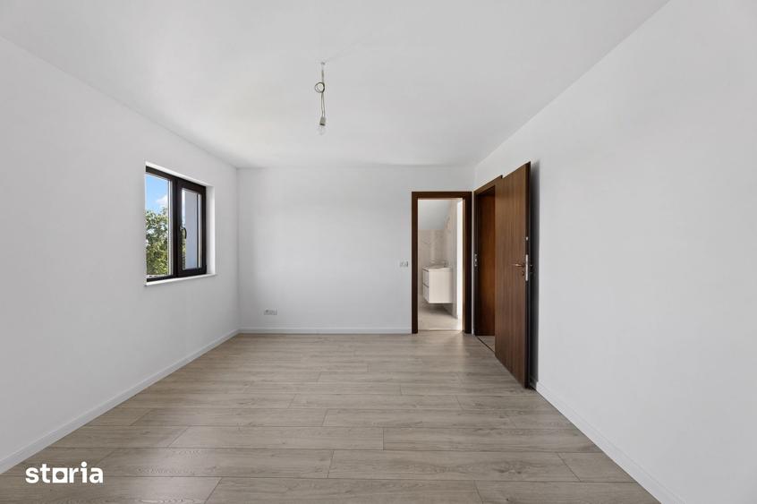Casă cu 5 camere cu Teren 683 Mp în Central