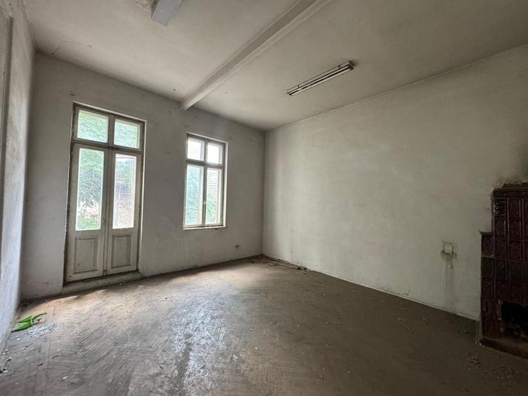 Casă individuală cu 29 camere cu Canalizare în Cișmigiu