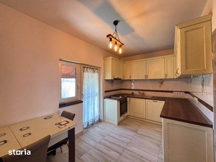 Casă cu 4 camere cu Teren 240 Mp în Central
