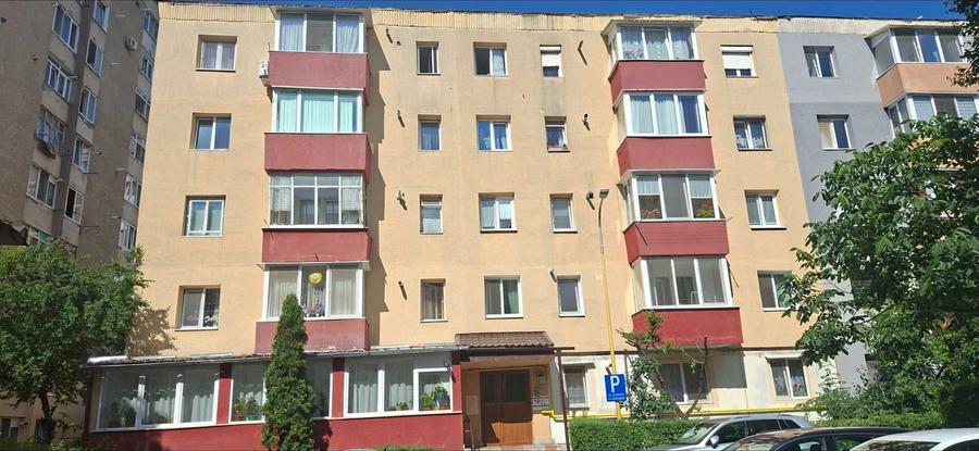Apartament cu 2 camere semidecomandat în Noua