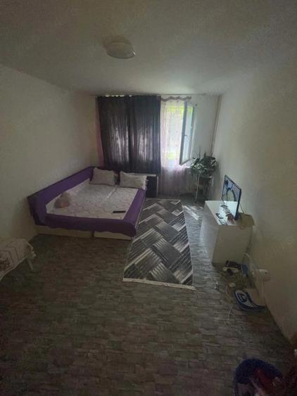 Garsonieră decomandată în Berceni