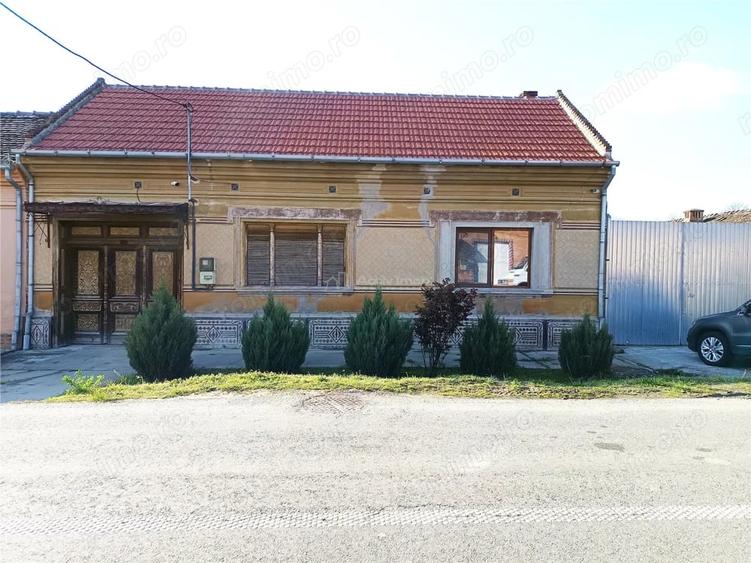 Casă cu 3 camere cu Teren 1642 Mp în Pojejena
