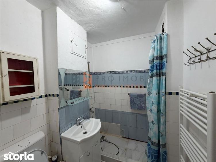 Apartament cu 2 camere semidecomandat, mobilat în Central