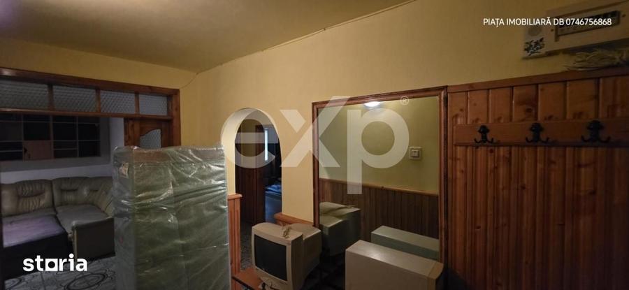Apartament cu 4 camere decomandat, mobilat în Micro 3