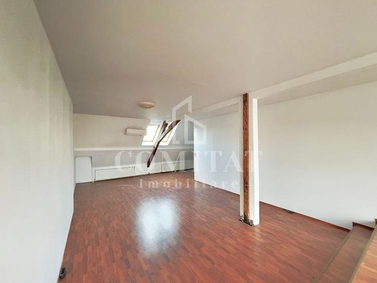 Apartament cu 3 camere semidecomandat în Ultracentral
