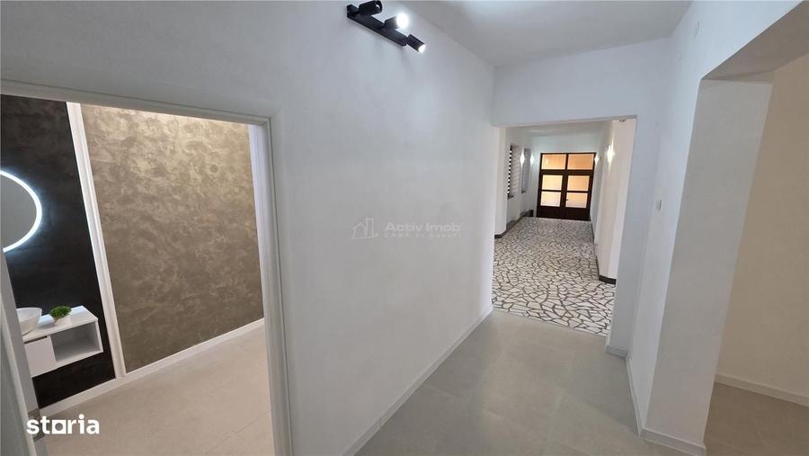 Spațiu comercial, de 130 mp, în Răcășdia
