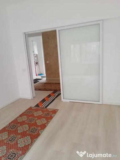 Apartament 3 camere, semidecomandat - zona Centrul Civic - 4