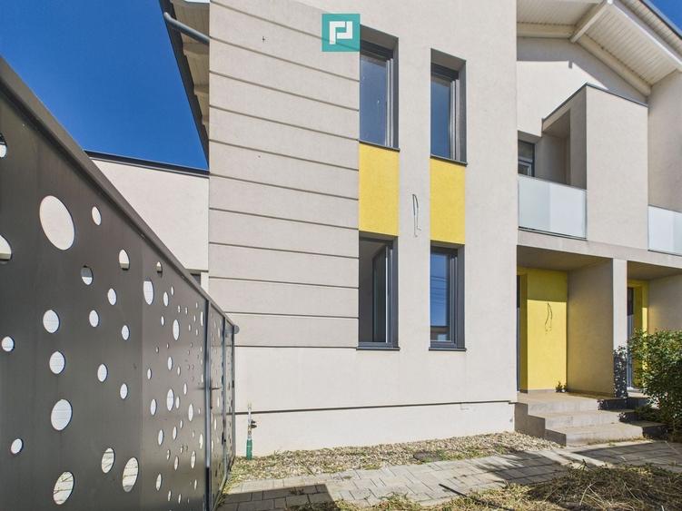 Duplex cu 5 camere cu Canalizare în Giarmata