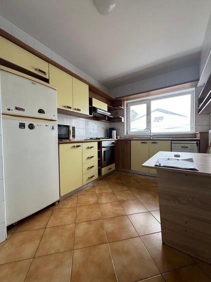Apartament cu 3 camere decomandat în Aviatorilor