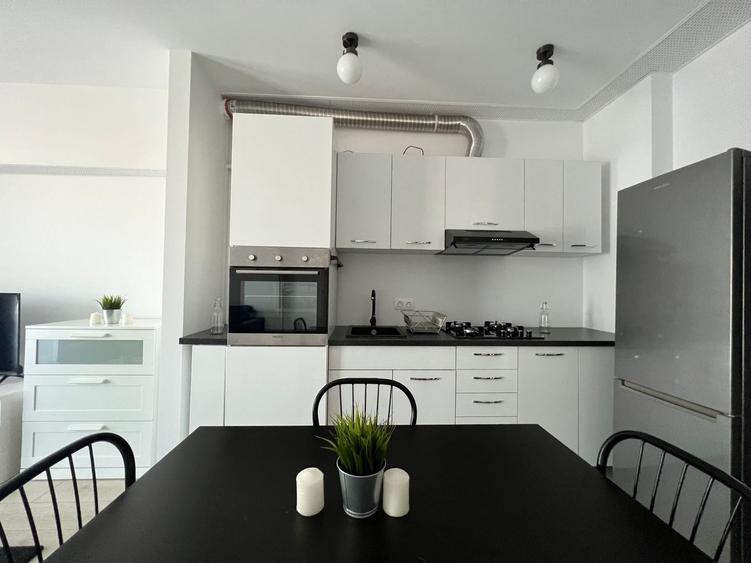 Apartament cu 2 camere semidecomandat, mobilat în Pipera