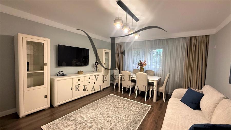 Apartament cu 3 camere decomandat în Decebal
