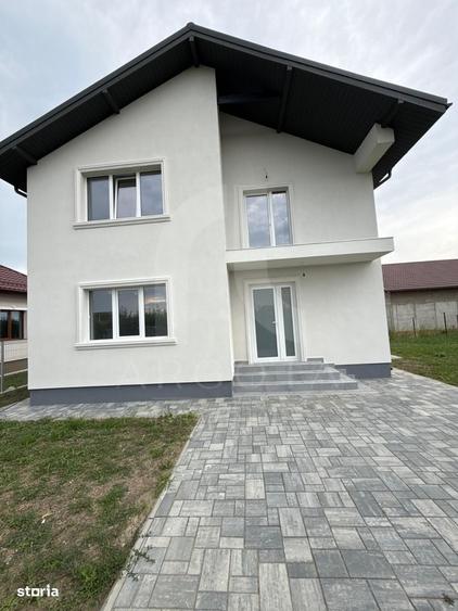 Casă cu 4 camere în Mărăcineni