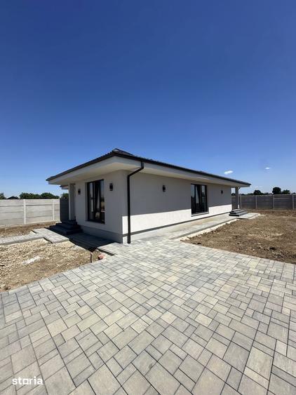 Casă cu 4 camere cu Teren 500 Mp în Sântandrei