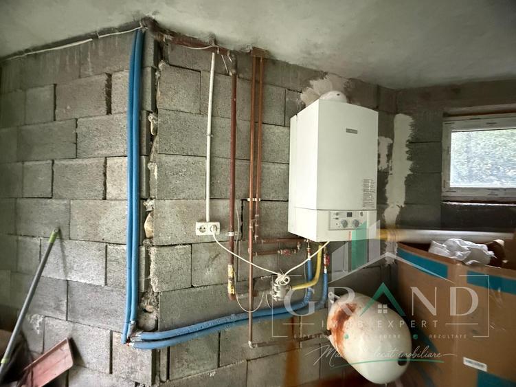 Casă individuală cu 5 camere cu Canalizare în Sânnicoară