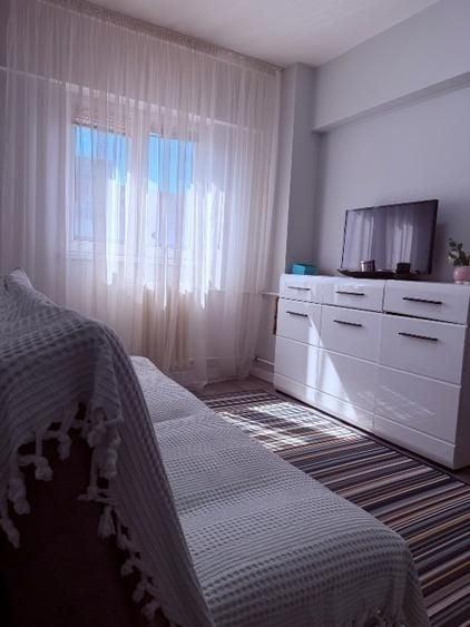 Apartament cu 3 camere decomandat, mobilat în Drumul Taberei