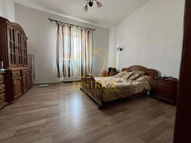 Casă individuală cu 4 camere cu Canalizare în Iosefin
