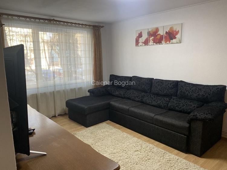 Inchiriez apartament in Tractorul cu 2,5 camere plus doua locuri de parcare
