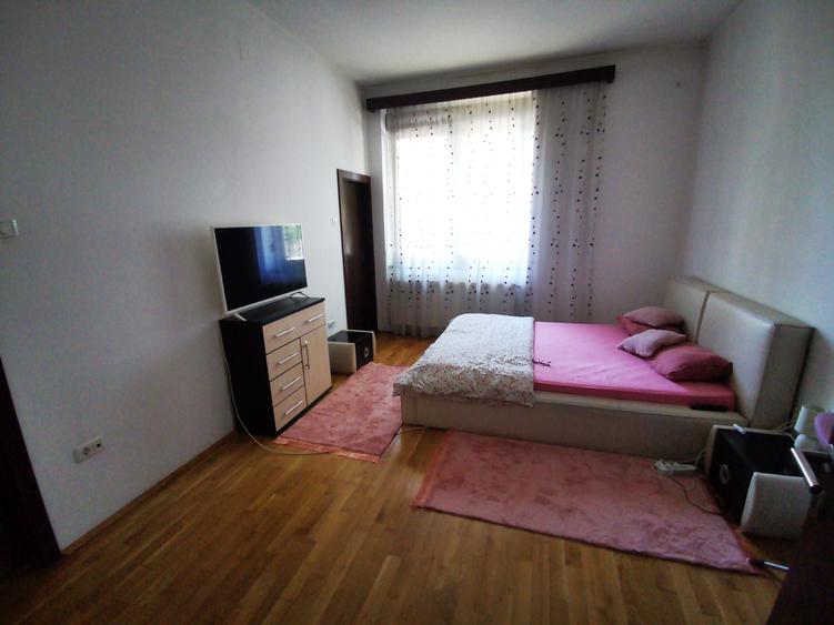 Casă cu 6 camere cu Canalizare în Bogdăneștilor