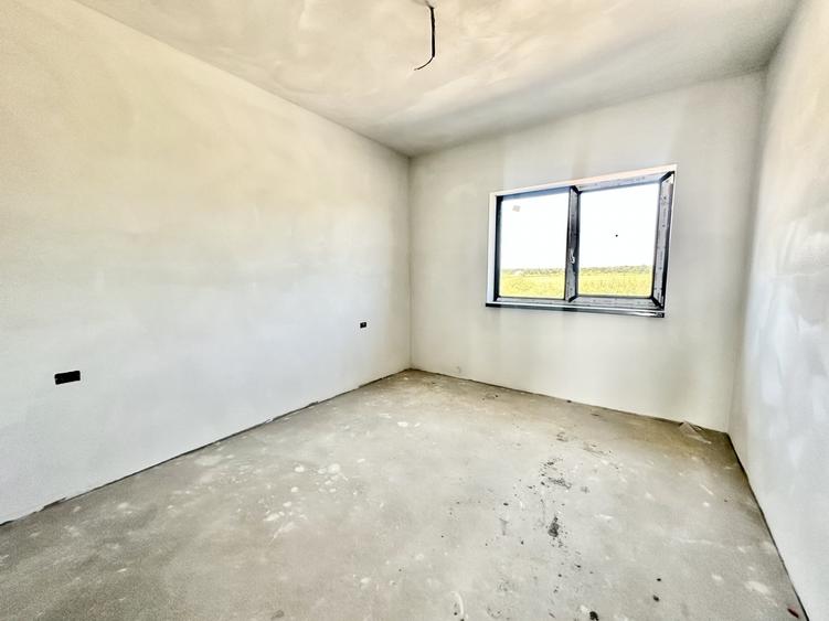 Duplex cu 5 camere cu Canalizare în Moșnița Nouă