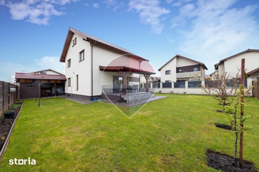 Casă cu 5 camere cu Teren 420 Mp în Tărlungeni
