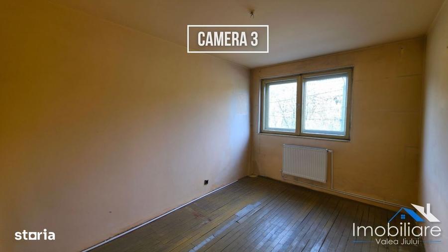Apartament 3 camere, Lupeni, str. Gheorghe Sincai - 10