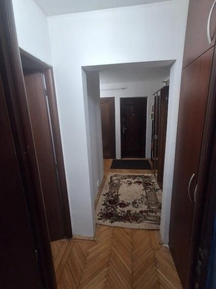 Apartament cu 2 camere decomandat, mobilat în Calea București