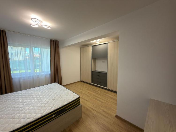 Apartament cu 2 camere, mobilat în Tractorul