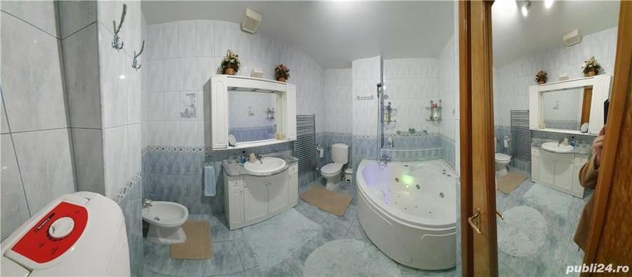 Apartament cu 3 camere decomandat în Est
