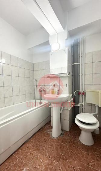 Spațiu comercial, de 350 mp, în Central