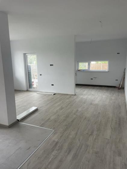 Casă cu 3 camere în Bucovăț