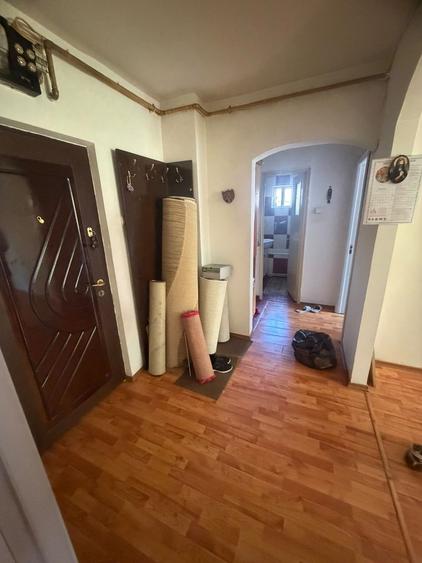 Apartament cu 2 camere decomandat în Km 4-5