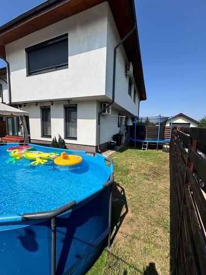 Casă individuală cu 4 camere cu Canalizare în Măgurele