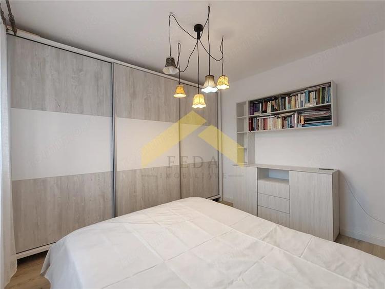 Apartament cu 3 camere decomandat în Bujac