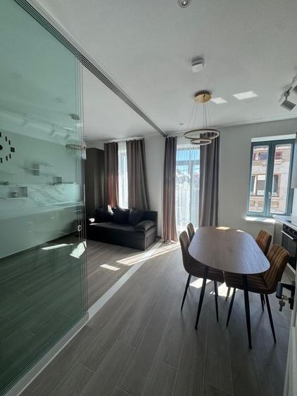 Apartament cu 2 camere decomandat în Central
