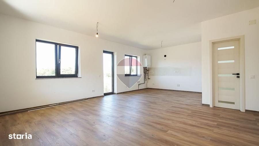 Casă cu 3 camere în Tărlungeni
