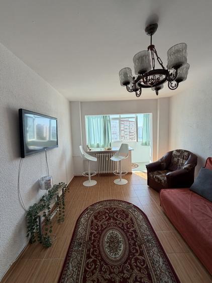 Apartament cu 3 camere decomandat, mobilat în Alexandru Obregia