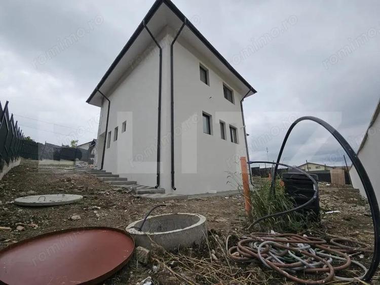 Casă cu 4 camere cu Teren 320 Mp în Bucium