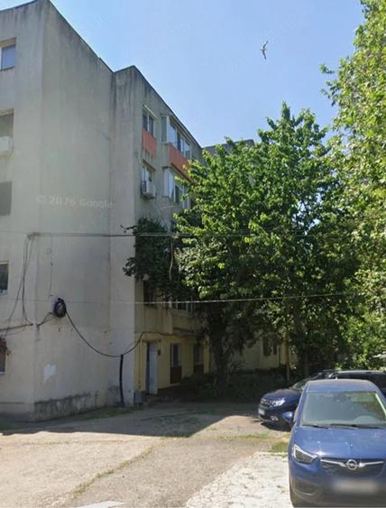 Apartament cu 4 camere decomandat în Inel II