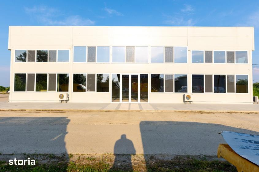 Spațiu comercial, de 1,600 mp, în Industrială