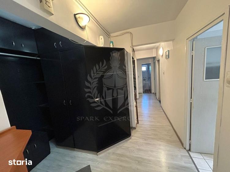 Apartament cu 4 camere decomandat, mobilat în Malu Roșu