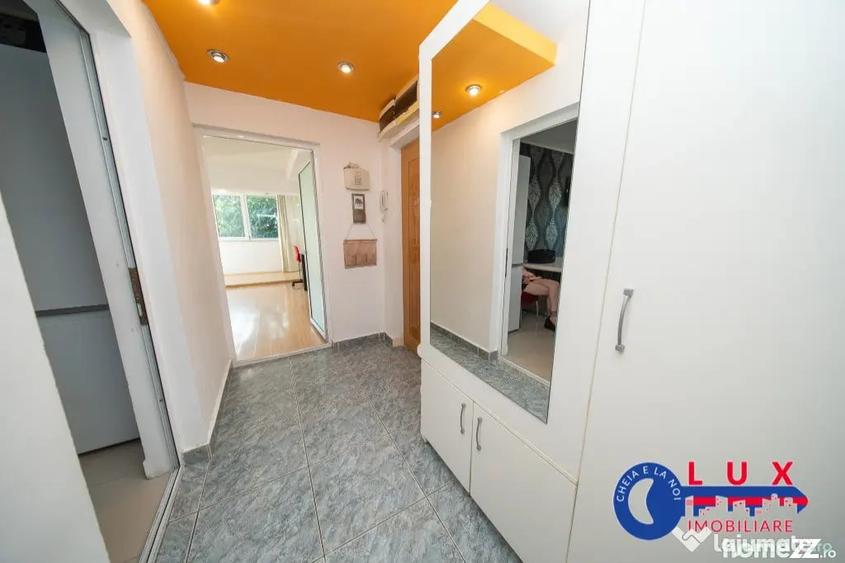 Apartament cu 3 camere decomandat în Babadag