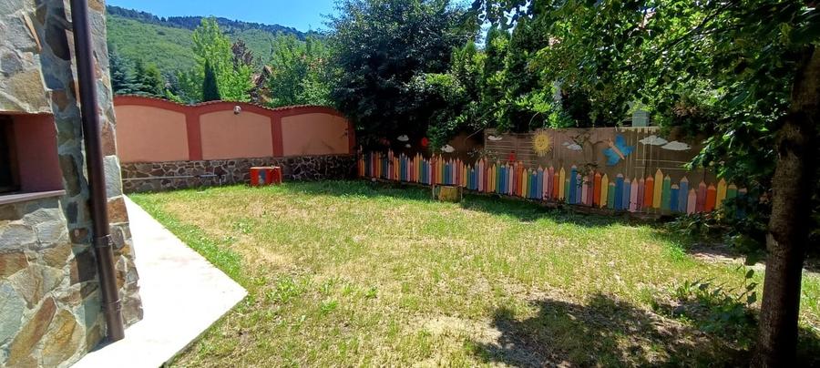 Casă individuală cu 7 camere cu Canalizare în Bunloc
