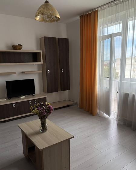 Apartament cu 2 camere semidecomandat în Cedonia