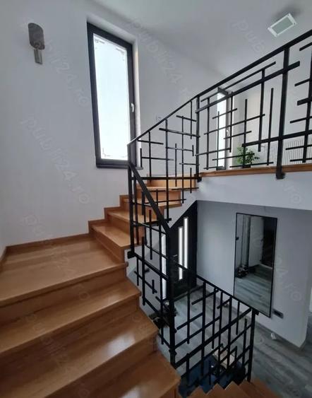 Casă individuală cu 5 camere cu Teren 423 Mp în Periferie