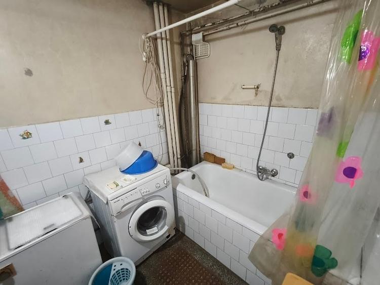 Casă individuală cu 6 camere cu Canalizare în Poiana Țapului