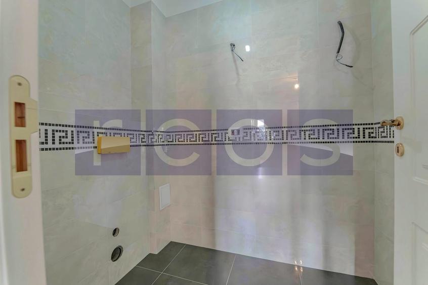 Apartament cu 3 camere semidecomandat în P-ța Dorobanți