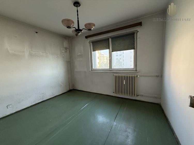 Apartament cu 3 camere decomandat în Drumul Taberei