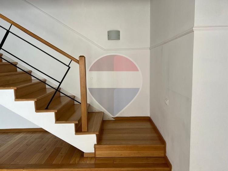 Apartament cu 3 camere semidecomandat, mobilat în Șoseaua Nordului