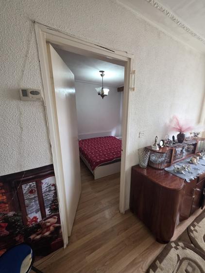 Apartament cu 2 camere semidecomandat în Florilor